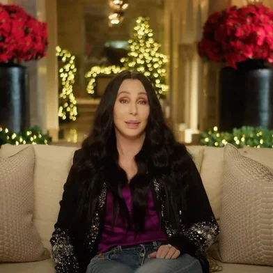 Cher em vídeo sobre o álbum de natal dela. Cantora entrou com pedido de tutela do filho mais novo, Elijah Blue Allman.<!-- NICAID(15636078) -->