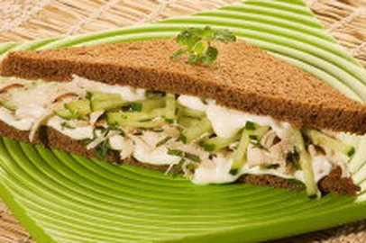 Sanduiche de frango com hortela receitas gastronomia sanduiche Sanduíche de frango com hortelã,receitas,gastronomia,sanduiche