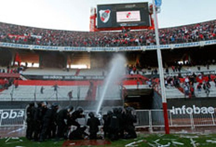 Ricardo Mazalan, AP