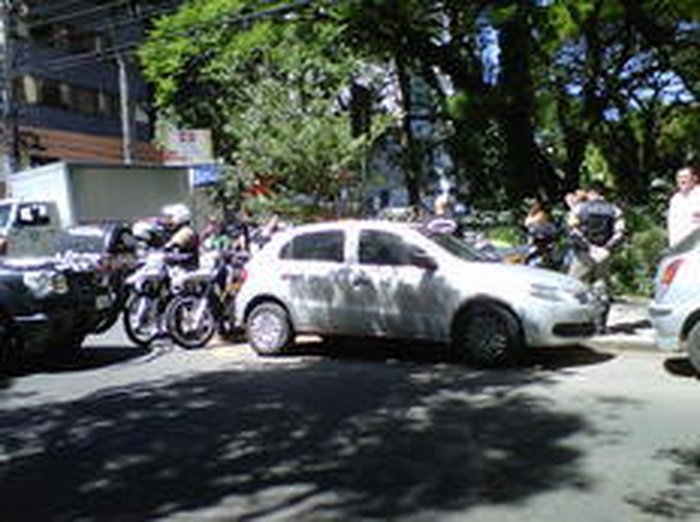 Mulher é agredida por motorista com carro estacionado em vaga de