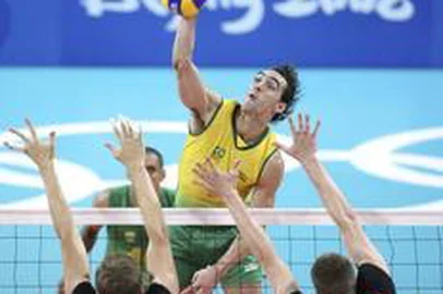 PAGINA 10 Selecao brasileira de volei masculino de Giba foto e companhia ficou em primeiro lugar de seu grupo a frente da Russia e agora tera pela frente os anfitrioes da Olimpiada A partida contra a China valida pelas quartas de final Fonte AP Fotografo KOJI SASAHARA Beijing,Beijing 28,china,china 28,jogos olímpicos,jogos olímpicos 28,olimpíada,olimpíada 28,olimpíadas,olimpíadas 28,olimpíadas de pequim,olimpíadas de pequim 28,pequim,pequim 28,seleção,jogo,partida,vôlei,seleção brasileira de vôlei,giba,jogador,brasil x rússia
