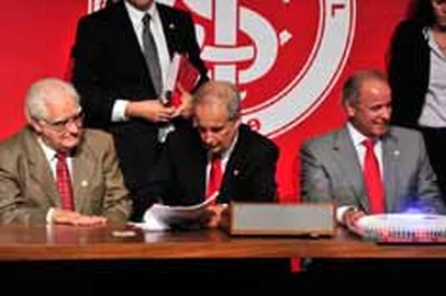 inter - beira-rio - assinatura contrato - andrade gutierrez - presidente giovanni luigi