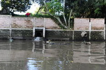 PORTO ALEGRE RS BRASIL 31 05 12 FOTO MAURO VIEIRA ZERO HORA Rio Gravatai rio gravataí,água,barco,paisagem