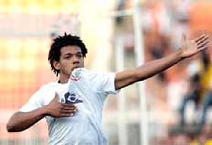 [COMENTE] Perto de rescisão na Arábia, você gostaria do retorno de Romarinho ao Corinthians?
