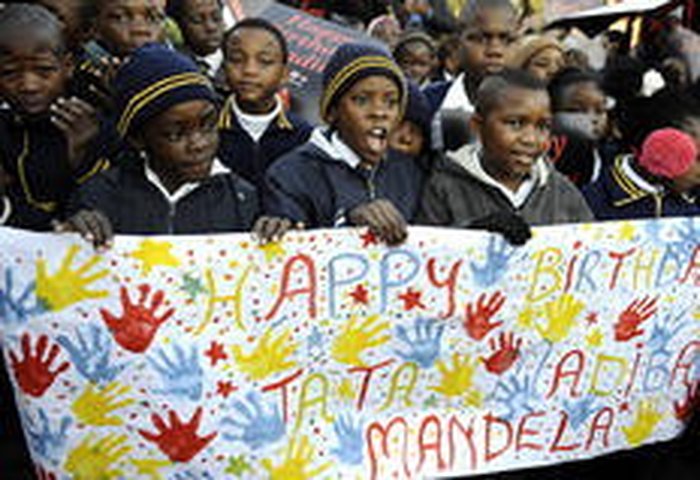 STEPHANE DE SAKUTIN / AFP