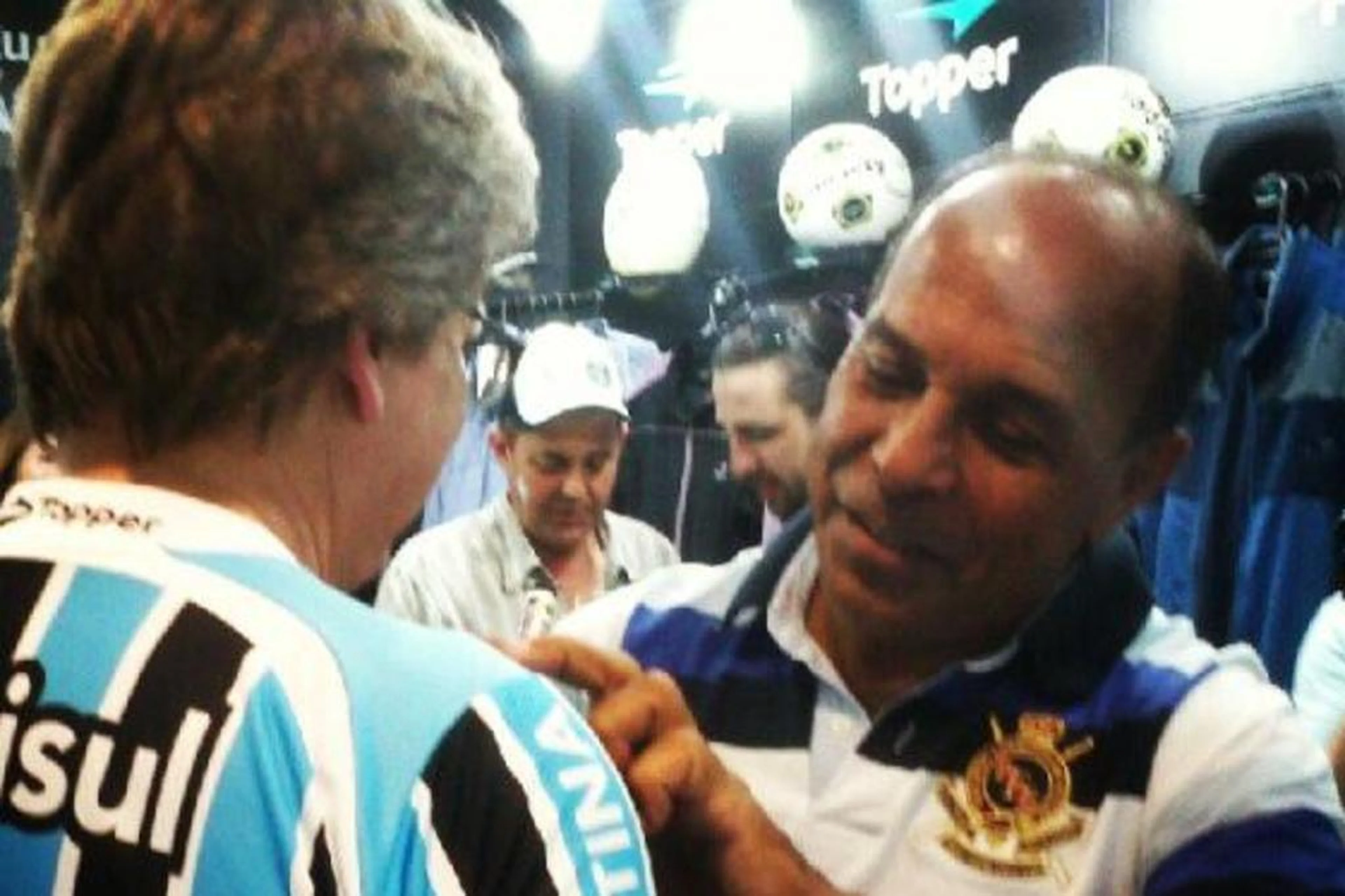 -/Twitter Grêmio