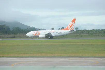  Aeroporto Hercílio Luz tem atrasos e voos cancelados
