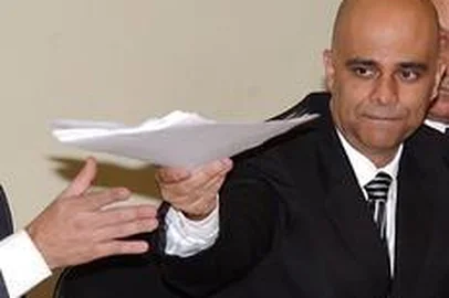#PÁGINA 8Brasília - O empresário Marcos Valério depõe na Comissão Parlamentar Mista de Inquérito (CPMI) da Compra de Votos. (Foto Valter Campanato/ABr) Fonte: ABR Fotógrafo: Valter Campanato