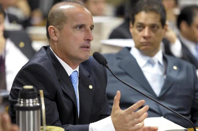 Pauta: reunião da Comissão Parlamentar Mista de Inquérito (CPI) que investiga as relações criminosas de Carlos Augusto Ramos, o Carlinhos Cachoeira, com agentes públicos e privados em que poderá ser votado o relatório final dos trabalhos do colegiado.Na bancada:Deputado Onyx Lorenzoni.