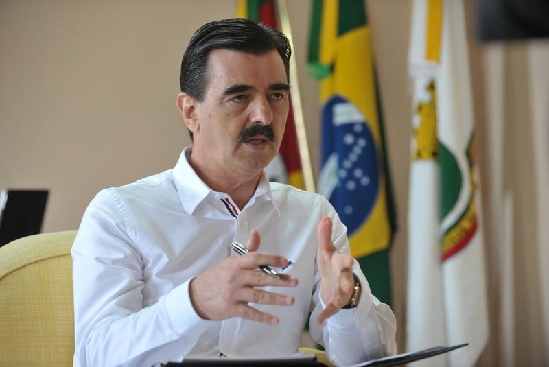  O prefeito Otomar Vivian (PP) tem o desafio de solucionar os problemas de Caçapava do Sul. A dívida da prefeitura, por exemplo, seria de cerca de R$ 10,7 milhões.