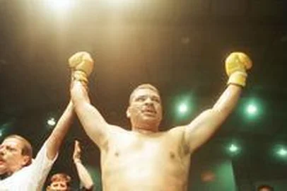 Adilson Maguila - luta realizada em Cruz Alta, contra Jorge Cambiasso#PÁGINA:76#ENVELOPE: 119800