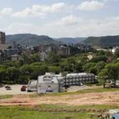  

Unifra vai construir hospital com pelo menos 300 leitos próximo a onde hoje fica o Hospital São Francisco, comprado pela instituição no fim de 2012. O objetivo é que o hospital seja usado nas aulas práticas do curso de Medicina que a Unifra está tentando criar.