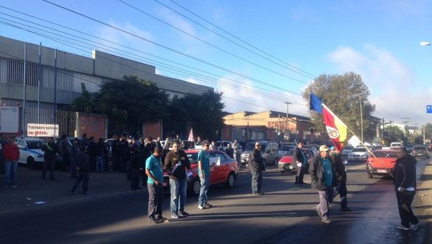 Cerca de 900 trabalhadores de terceirizada da Oi entram em greve