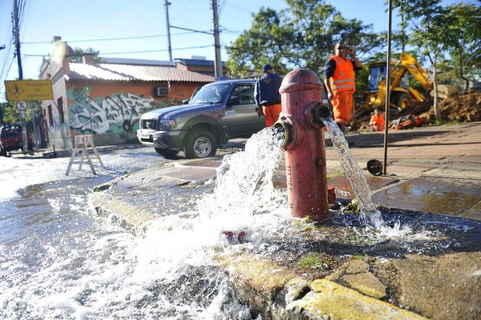 Resultado de imagem para desperdicio de agua