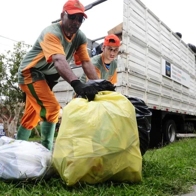  

PORTO ALEGRE, RS, BRASIL- 29-05-2013 - A riqueza gerada a partir da reciclagem do lixo (FOTO: MAURO VIEIRA, AGÊNCIA RBS, GERAL)