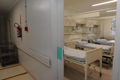  Mais da metade dos leitos disponibilizados para atendimentos SUS do Hospital Alcides Brum estão vazios
