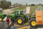 produtores rurais trancam a BR-116 em são lourenço contra resolução de emplacamento de tratores e outras máquinas agrícolas