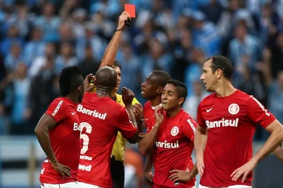  

PORTO ALEGRE, RS, BRASIL, 04-08-2013.Campeonato Brasileiro 2013,clássico de número 397, Grêmio x Inter na Arena. (Foto: Jefferson Botega/Agência RBS / ESPORTE)
Indexador: Jefferson Botega