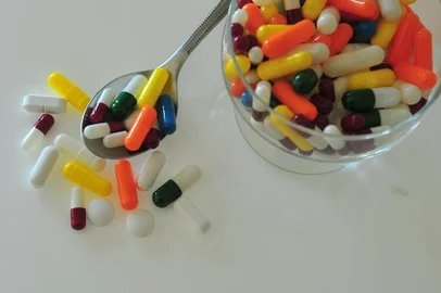 *** F Gomes > Remédio 2 ***Pilulas e capsulas de remédio.
