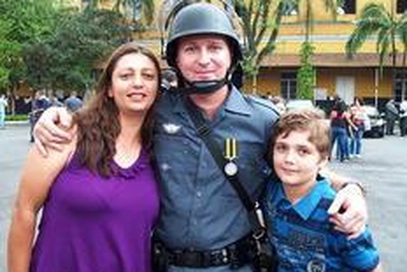  

Imagem do facebook de Marcelo Eduardo Bovo Pesseghini, jovem suspeito de ter matado o pai, o sargento da Rota Luis Marcelo Pesseghini, a mãe, a cabo Andrea Regina Pesseghini, a avó materna e uma tia. 