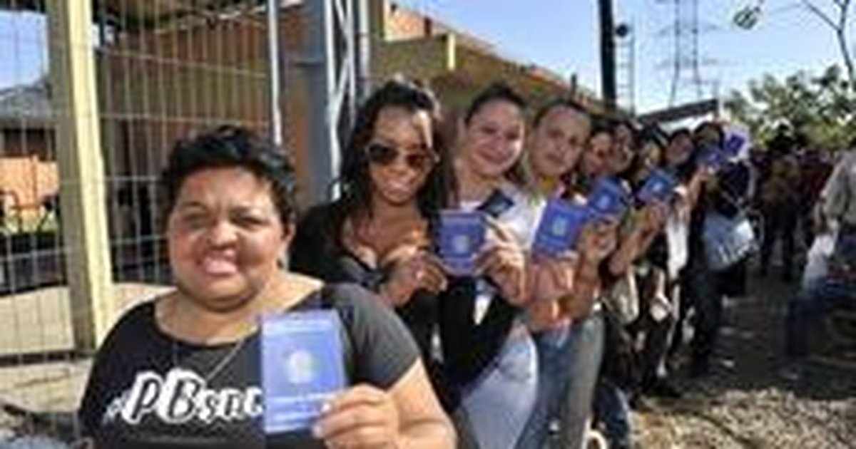 Resultado de imagem para fila de emprego