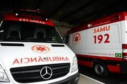 JOINVILLE, SC, BRASIL, 08-07-2013: O Samu está atendendo a população de Joinville com apenas duas ambulâncias. Três estão na oficina, sendo que duas delas são novas. Há a possibilidade de adulteração de combustível. (FOTO MAIARA BERSCH / AGÊNCIA RBS / GERAL)