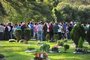  

Centenas de pessoas participaram do enterro da bancária Betânia Furlan Miolo, 33 anos, assassinada a tiros pelo marido, na tarde de sábado, em Santa Maria