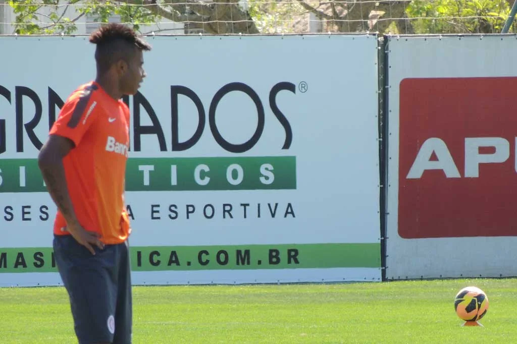 Clemer relaciona cinco jogadores da base contra o Flamengo | GZH