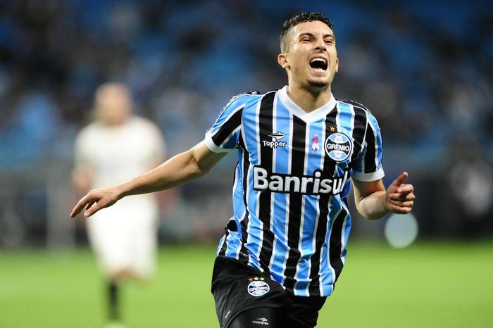 Dividido? Alex Telles fala sobre sua relação com Juventude e Grêmio