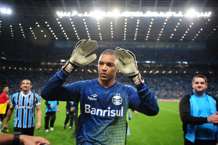 Dida assina com o Inter e será goleiro do clube pelos próximos dois anos |  GZH