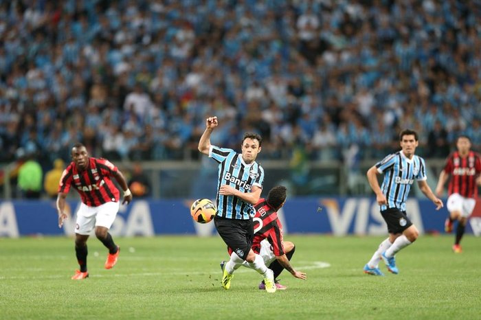 Grêmio joga bem, mas está eliminado da Copa do Brasil e foca no Brasileirão