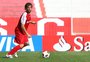 Ex-centroavante do Inter volta ao River Plate para começar nova carreira
