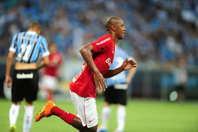  

PORTO ALEGRE, RS, BRASIL ¿ 09-02-2014 - Clássico Gre-Nal 399, na Arena do Grêmio, comemração do gol, Jogdor Fabrício (FOTO: RICARDO DUARTE/AGÊNCIA RBS, ESPORTE)