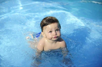  

PORTO ALEGRE,RS,BRASIL,12-02-2014-Dicas para cuidar dos bebês em dias quentes - bebe : Eduardo Sebber , Mae : Raquel Jacqueline Sebber   (FOTO: RONALDO BERNARDI / AGENCIA RBS /CADERNO VIDA )