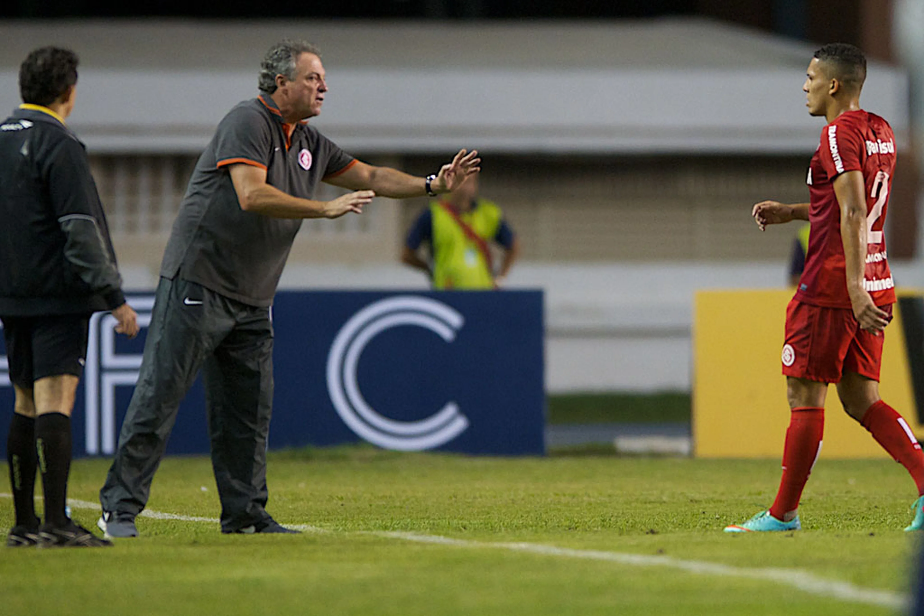 Alexandre Lops, Divulgação/null