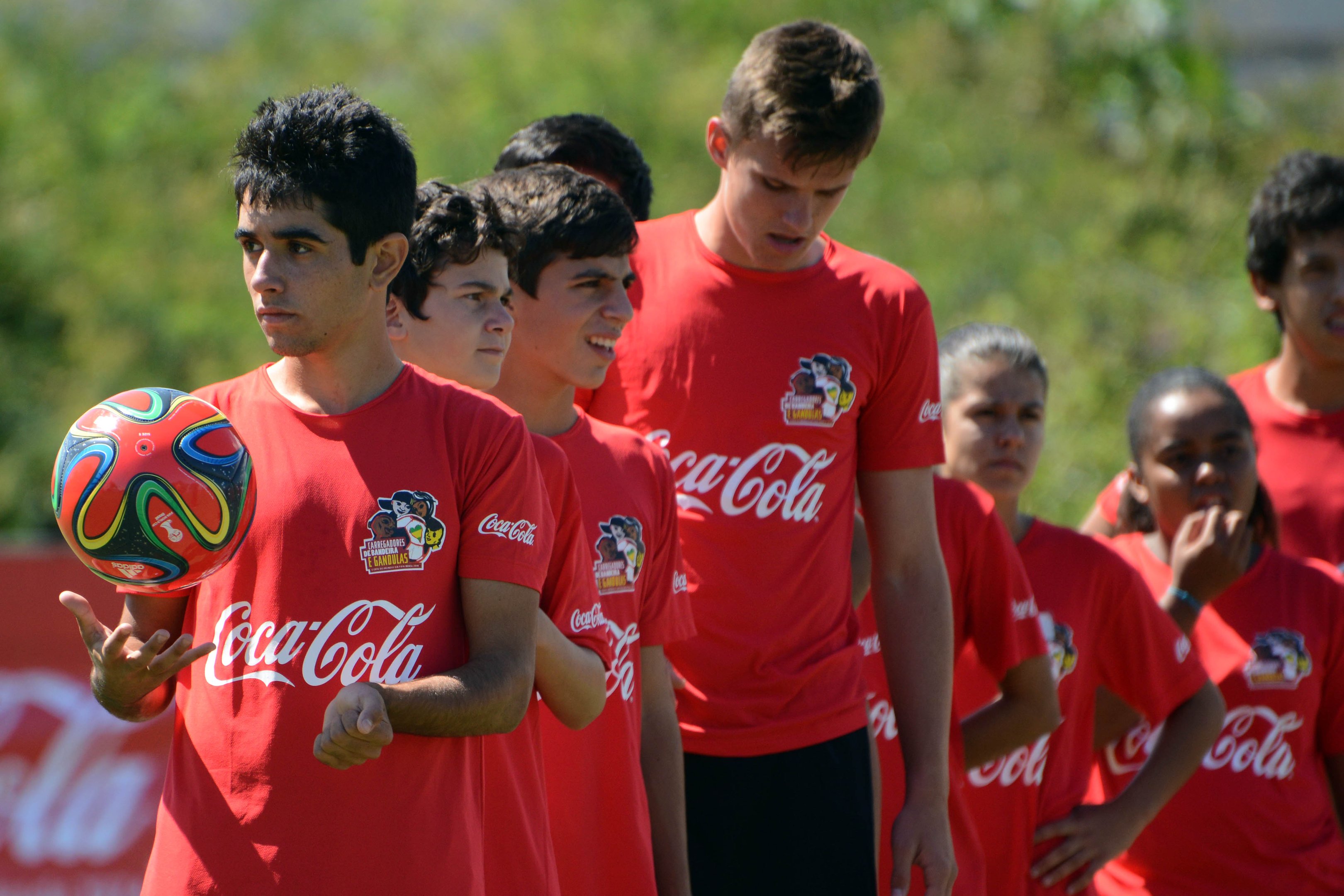 Gandulas da Copa: Desafio é ser eficiente, disciplinado e não torcer | GZH