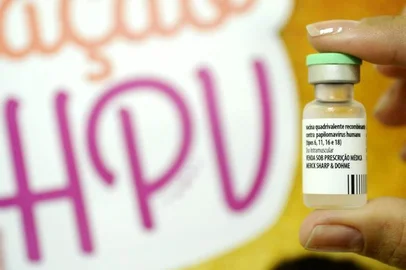  

JARAGUÁ DO SUL, SC, BRASIL, 11-03-2014: Vacina contra o HPV já começou em Jaraguá do Sul. (FOTO: GERMANO RORATO/AGÊNCIA RBS, GERAL)