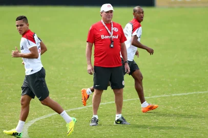  

PORTO ALEGRE, RS, BRASIL - 25-03-2014 - Treino no CT parque Gigante, Último treino do Inter antes do jogo da semifinal do Gauchão contra o Caxias (FOTO: BRUNO ALENCASTRO/AGÊNCIA RBS, ESPORTE)