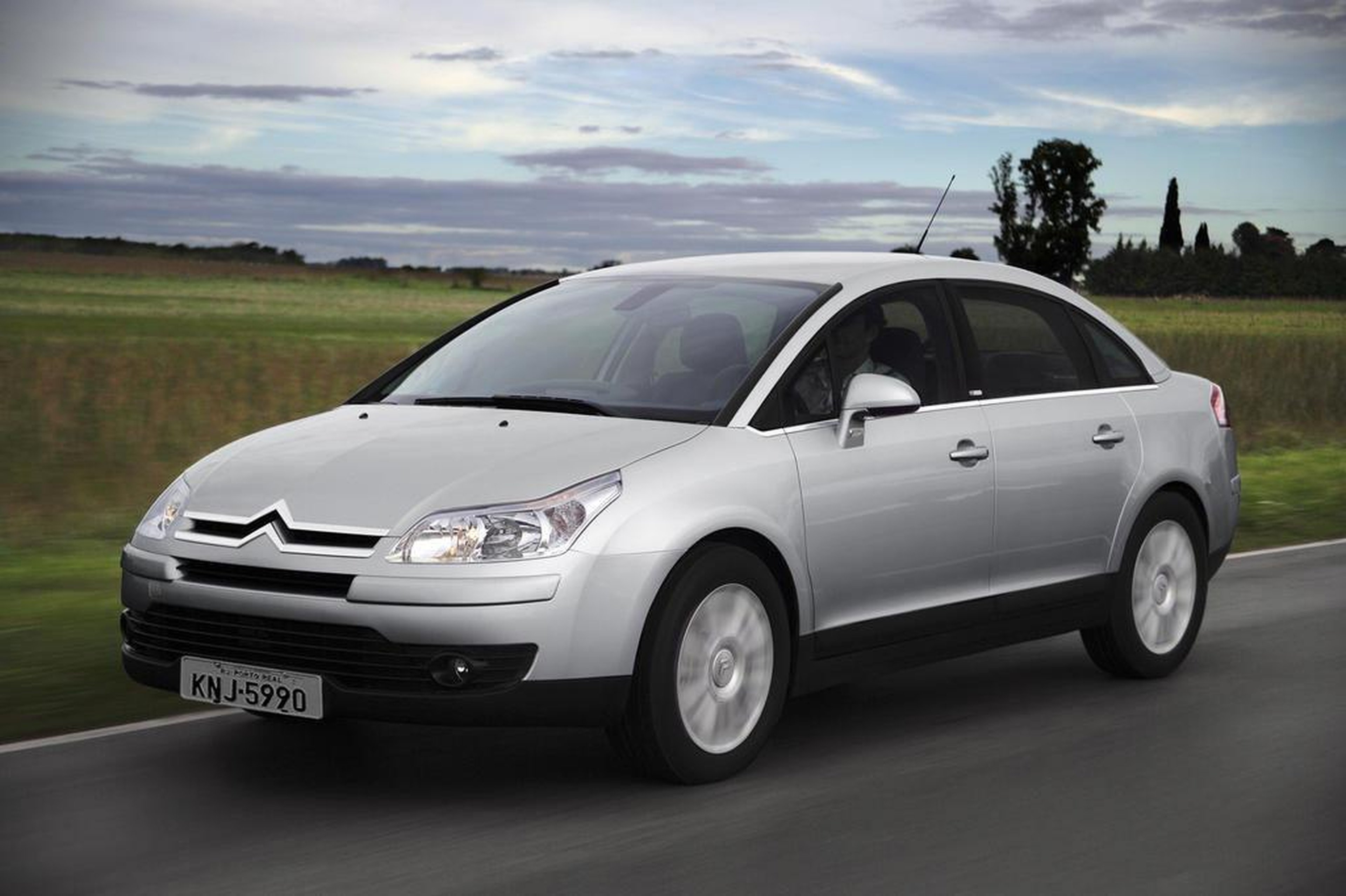 Ситроен 2008. Ситроен 2008 года выпуска. Ситроен 2008 года выпуска. Ттх лифан солано 620. Ситроен седан 2008.