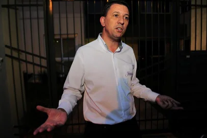 CAXIAS DO SUL, RS, BRASIL, 07/04/2014. Justiça determina que vice Antonio Feldmann (PMDB) assuma prefeitura de Caxias do Sul. Na terça-feira (1º), Alceu Barbosa Velho transferiu o cargo para Toigo porque Feldmann se declarou impedido. O vice pretende concorrer a deputado federal nas eleições de outubro e se tornaria inelegível se assumisse o cargo dentro dos seis meses que antecedem o pleito. Alceu entrou em férias na quarta e permanece fora até dia 17. (Porthus Junior/Pioneiro)