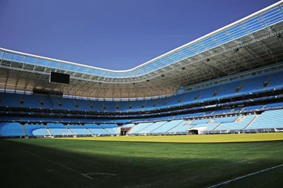  

PORTO ALEGRE, RS, BRASIL, 21/01/2014: Manutenção do gramado da Arena do Grêmio, como está o estado do gramado para o 1º jogo pelo Gauchão nesta quinta-feira contra o Lajeadense. (Omar Freitas/Agência RBS, Esportes)
Indexador: Omar Freitas