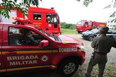  

SANTA MARIA , RS , BRASIL , 07/05/2014
Três viaturas dos bombeiros foram ate o bairro Por-do-Sol em Santa Maria devido a um trote telefonico. 
FOTO JEAN PIMENTEL/ AGÊNCIA RBS, GERAL 