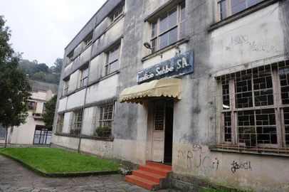  CAXIAS DO SUL, RS, BRASIL  908/05/2014) Prédio do extinto Círculo Operário Ismael Chaves Barcellos. Reportagem verifica o estado do prédio e suas dependências. O edifício  foi inaugurado em setembro de 1964. Entre 1980 a 1999, no local funcionou o escritório central do Lanifício Sehbe (Galópolis) .  (Roni Rigon/Pioneiro)