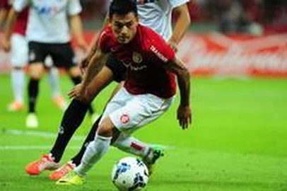 PORTO ALEGRE, RS, BRASIL, 10-05-2014: Partida entre Inter X Atlético-PR, no Estádio Beira-Rio, válida pela 4ª rodada do Brasileirão 2014. Jogo é o primeiro e único teste do Comitê Organizador Local (COL) antes da Copa do Mundo (FOTO: Fernando Gomes/Agência RBS).