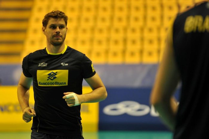Bruninho inicia 10ª temporada como capitão da seleção de vôlei