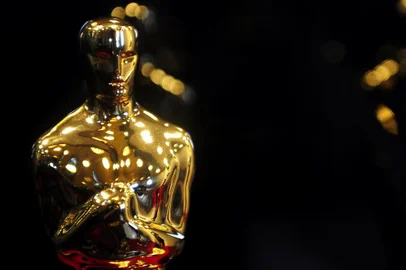 Oscar statuettes are on display during the opening of the "Meet the Oscars, Grand Central" exhibition at Grand Central Station in New York, February 22, 2012. Academy Award Winner Melissa Leo opened the exhibition which allow fans in New York to see and hold actual Oscar statuettes ahead of the 84th Academy awards scheduled for February 26, 2012.  AFP PHOTO/Emmanuel Dunand