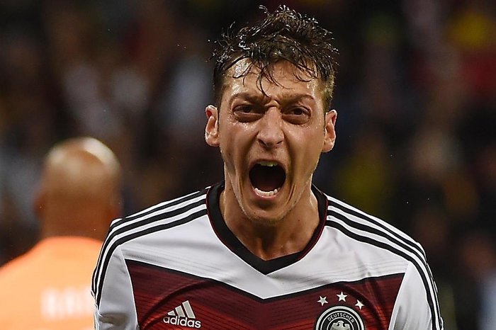 PATRIK STOLLARZ / AFP