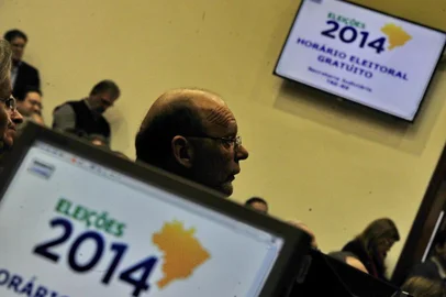 

PORTO ALEGRE, RS, BRASIL - 06-08-2014 - Tribunal Regional Eleitoral. Sorteio para os programas de TV nas Eleições 2014 (FOTO: LAURO ALVES/AGÊNCIA RBS)