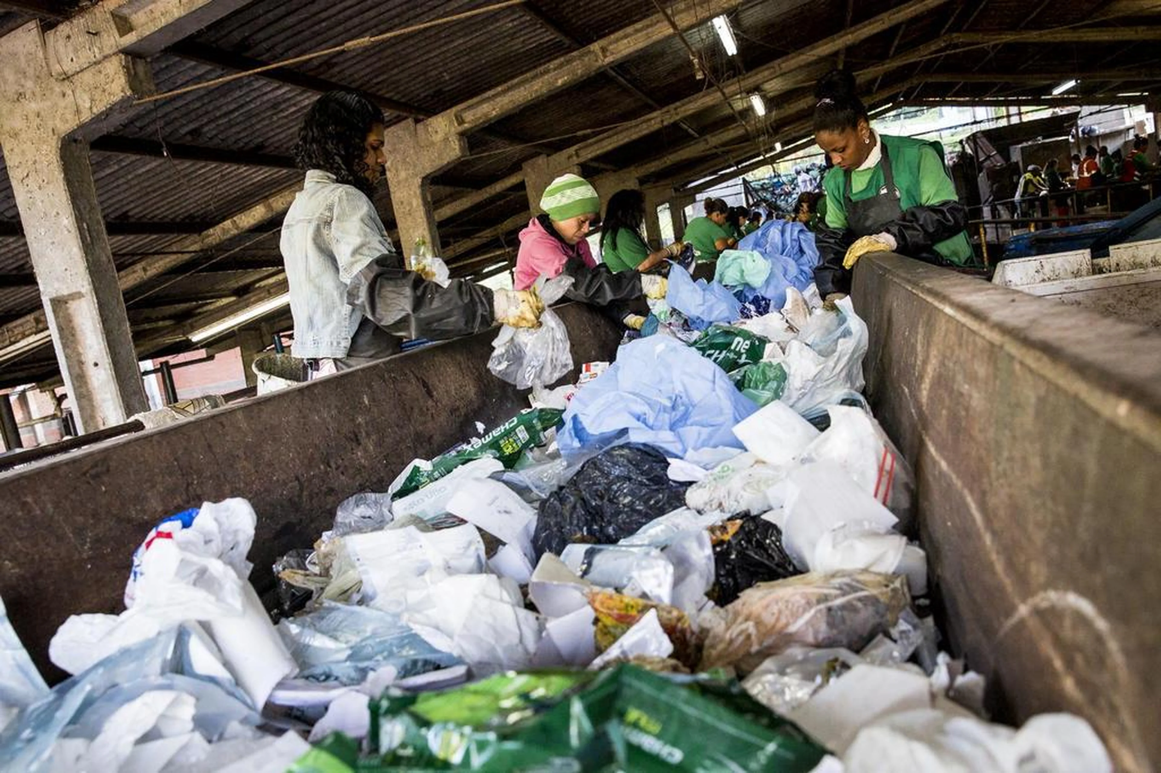 lixo,recicladores,reciclagem,trabalho,trabalhadores,resíduos,lixo seco,lixo orgânico,utc,unidade d/Agencia RBS