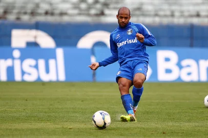 zol - grêmio - volante - fellipe bastos - treino